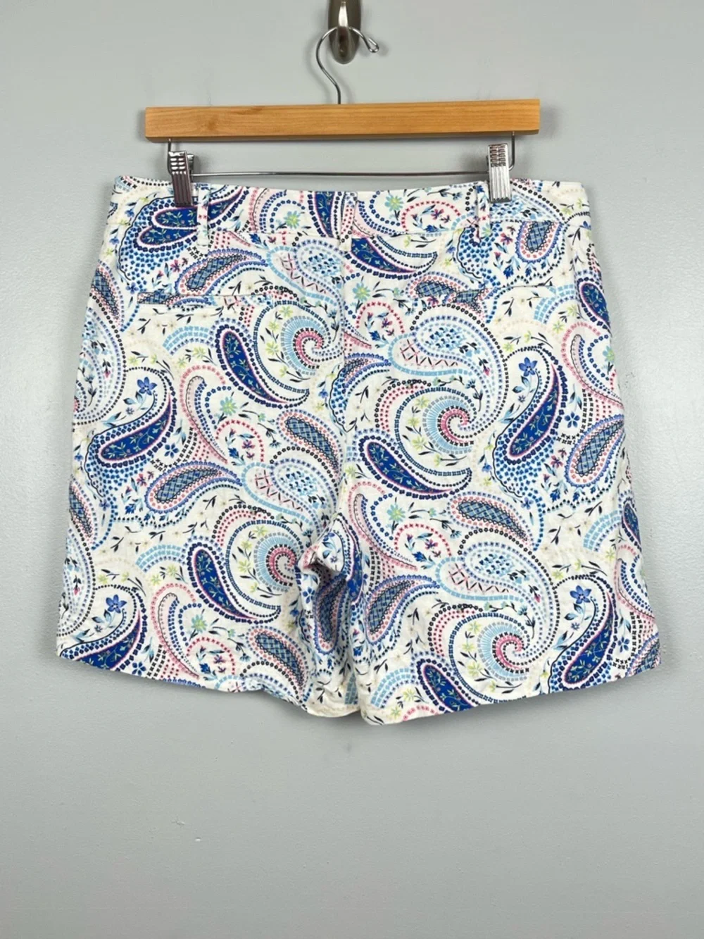 Talbots linen cotton blend paisley print flat front shorts, 12.